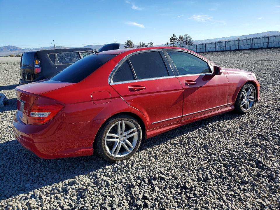 Photo 3 from auction – 2013 MERCEDES-BENZ C with VIN WDDGF4HB3DR274259
