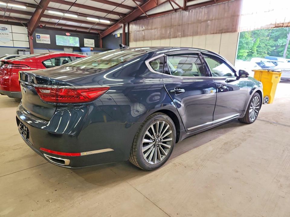 Photo 3 from auction – 2017 KIA CADENZA with VIN KNALC4J11H5048797