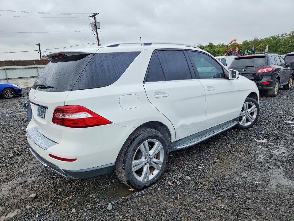 Photo 3 from auction – 2014 MERCEDES-BENZ ML with VIN 4JGDA5JB1EA414641