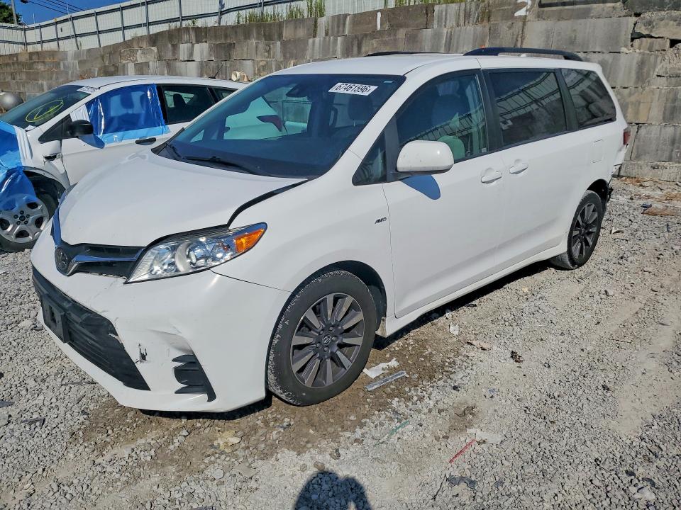 2018 TOYOTA SIENNA - Търг №67461596