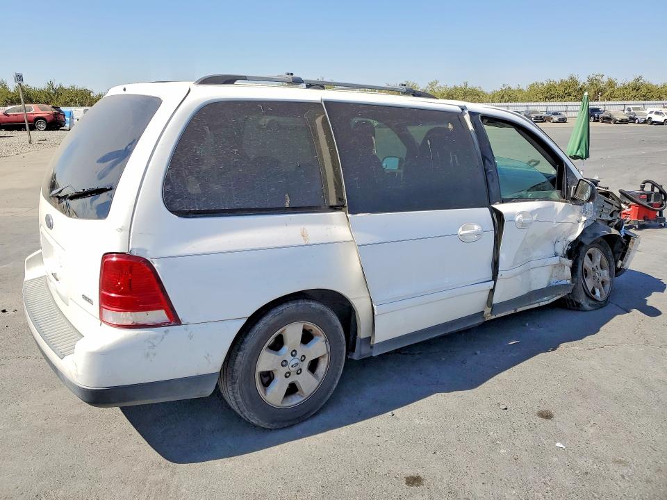 Foto 3 de la subasta – 2004 FORD FREESTAR con VIN 2FMZA576X4BA45538