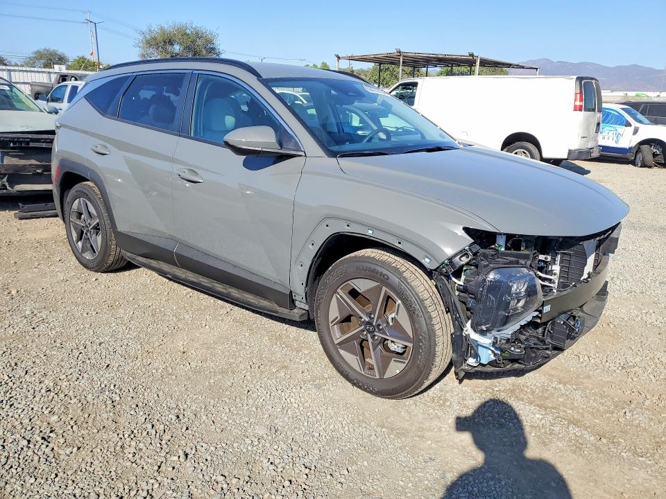 Снимка 4 от търг – 2026 HYUNDAI TUCSON с VIN 5NMJB3DE7TH707848