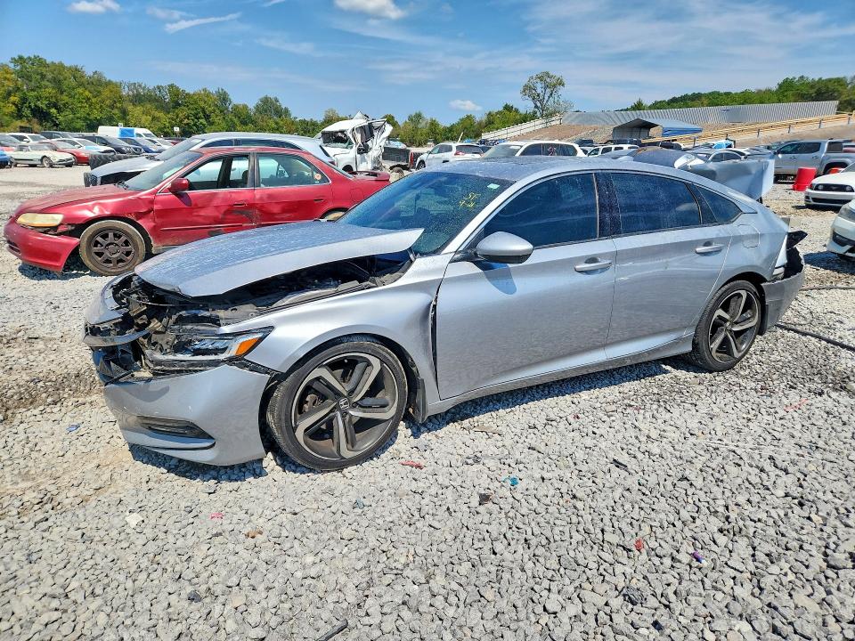 Снимка 5 от търг – 2018 HONDA ACCORD с VIN 1HGCV1F32JA071431