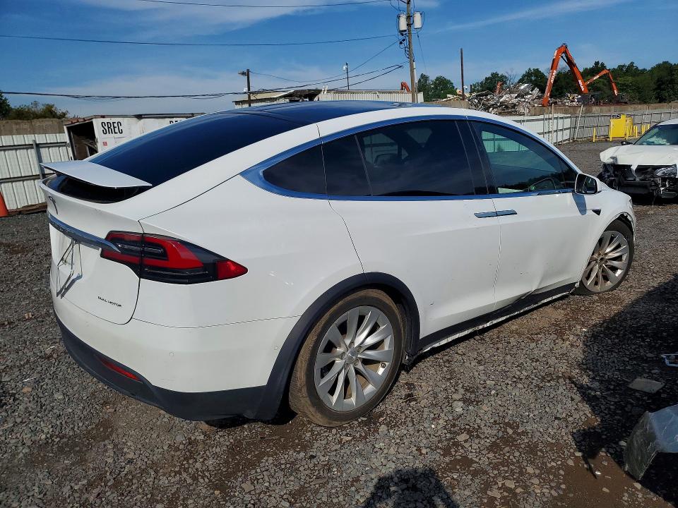 Photo 3 from auction – 2021 TESLA MODEL X with VIN 5YJXCAE28MF319644