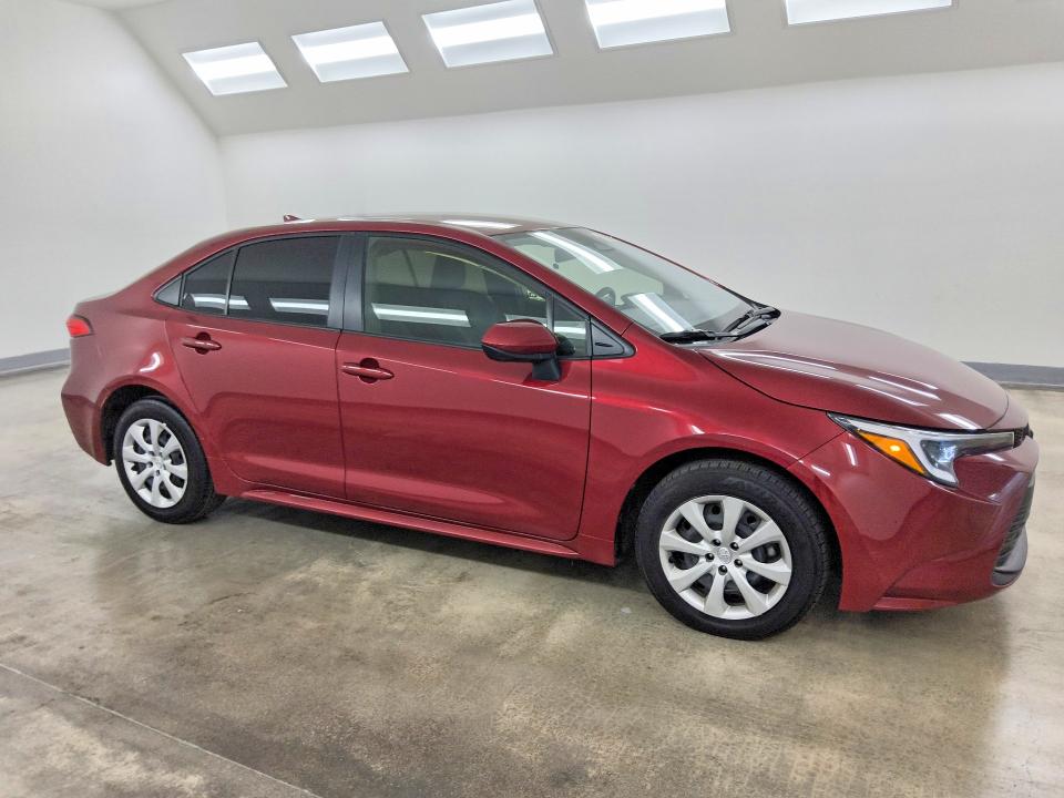 Снимка 4 от търг – 2026 TOYOTA COROLLA HYBRID с VIN JTDBCMFE9T3117024