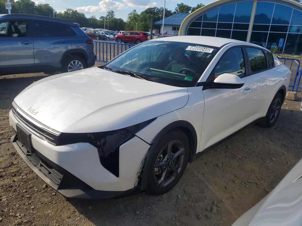 KIA K4 2025 z numerem VIN 3KPFT4DE4SE098765 - Zdjęcie z aukcji