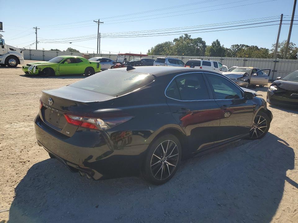 Снимка 3 от търг – 2022 TOYOTA CAMRY с VIN 4T1G11AK5NU655686