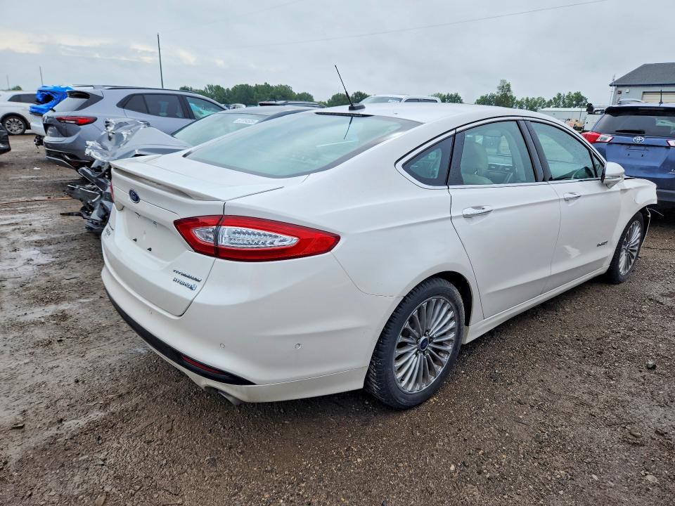 Photo 3 from auction – 2014 FORD FUSION with VIN 3FA6P0RU9ER210458