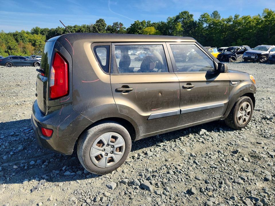 Photo 3 from auction – 2013 KIA SOUL with VIN KNDJT2A51D7522229