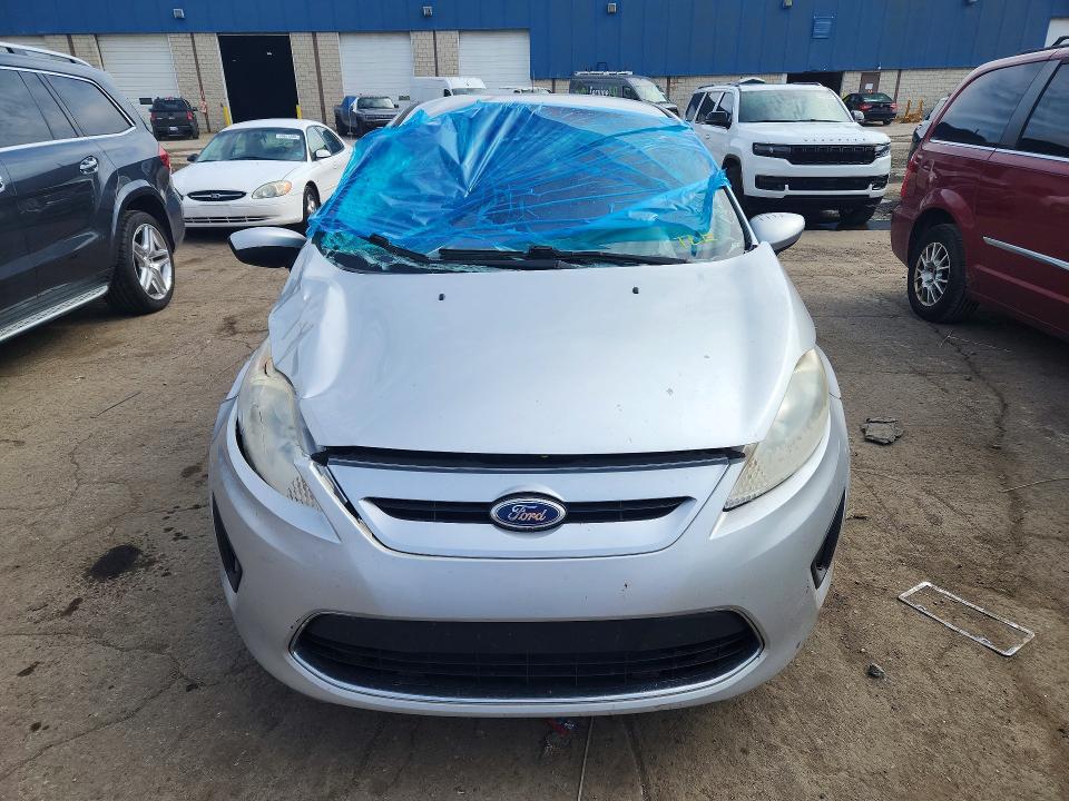 Снимка 5 от търг – 2011 FORD FIESTA с VIN 3FADP4EJ3BM116367