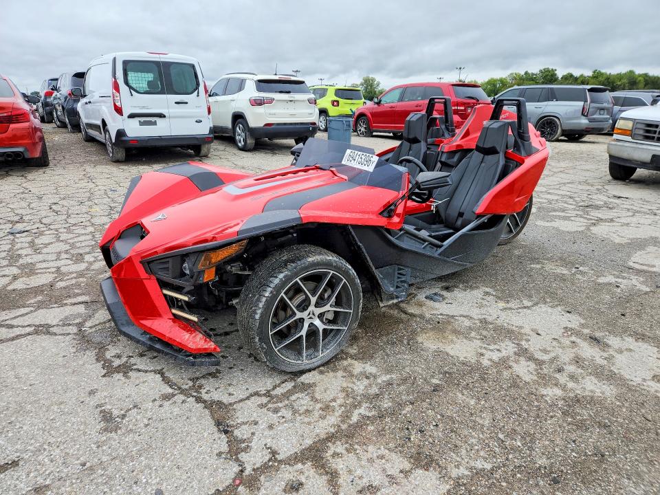 POLARIS SLINGSHOT 2016 with VIN 57XAAPFA4G7117647 - Photo from auction