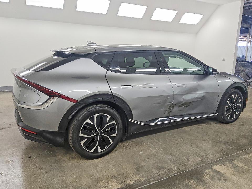 Photo 3 from auction – 2023 KIA EV6 with VIN KNDC34LA0P5602913