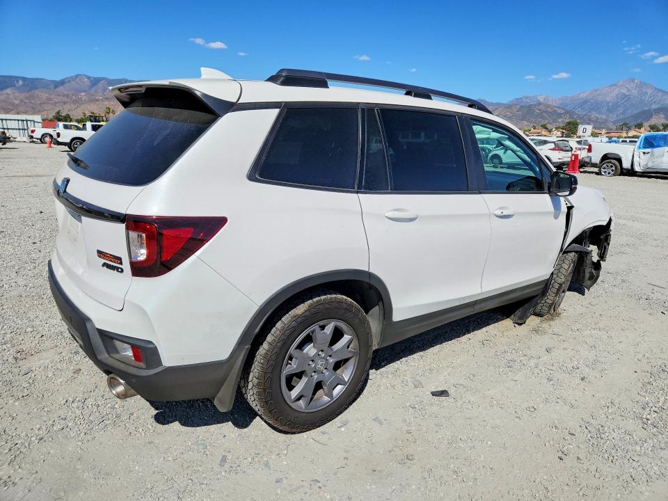 Снимка 3 от търг – 2025 HONDA PASSPORT с VIN 5FNYF8H60SB015000
