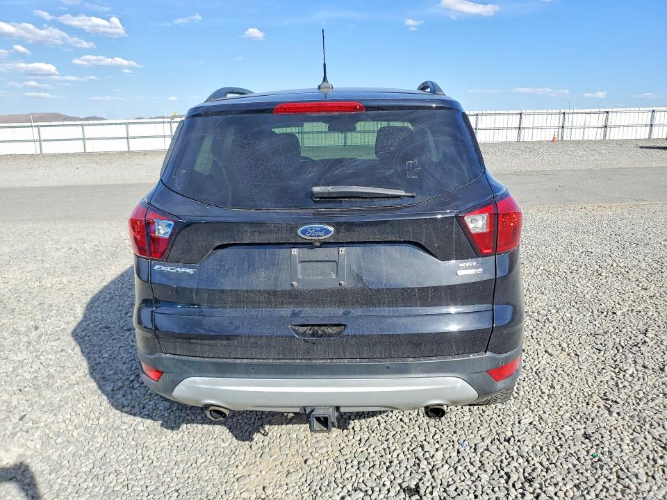 Photo 6 from auction – 2019 FORD ESCAPE with VIN 1FMCU9HD5KUC20836