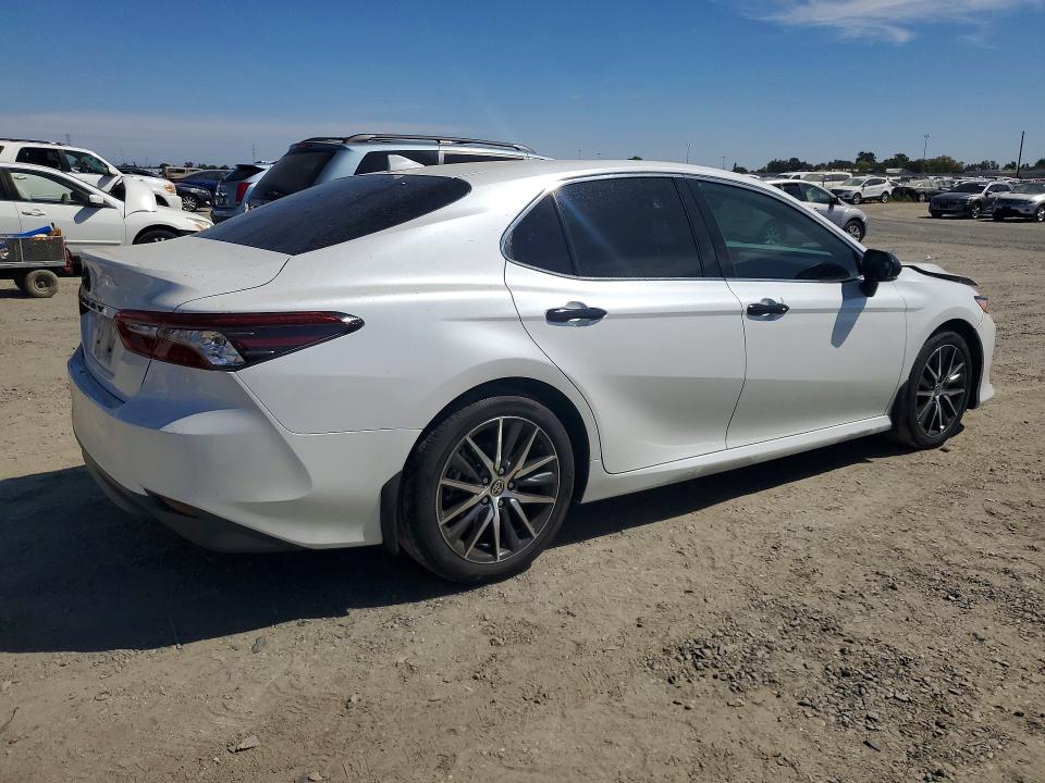 Zdjęcie 3 z aukcji – 2022 TOYOTA CAMRY z VIN 4T1F31AK6NU595066