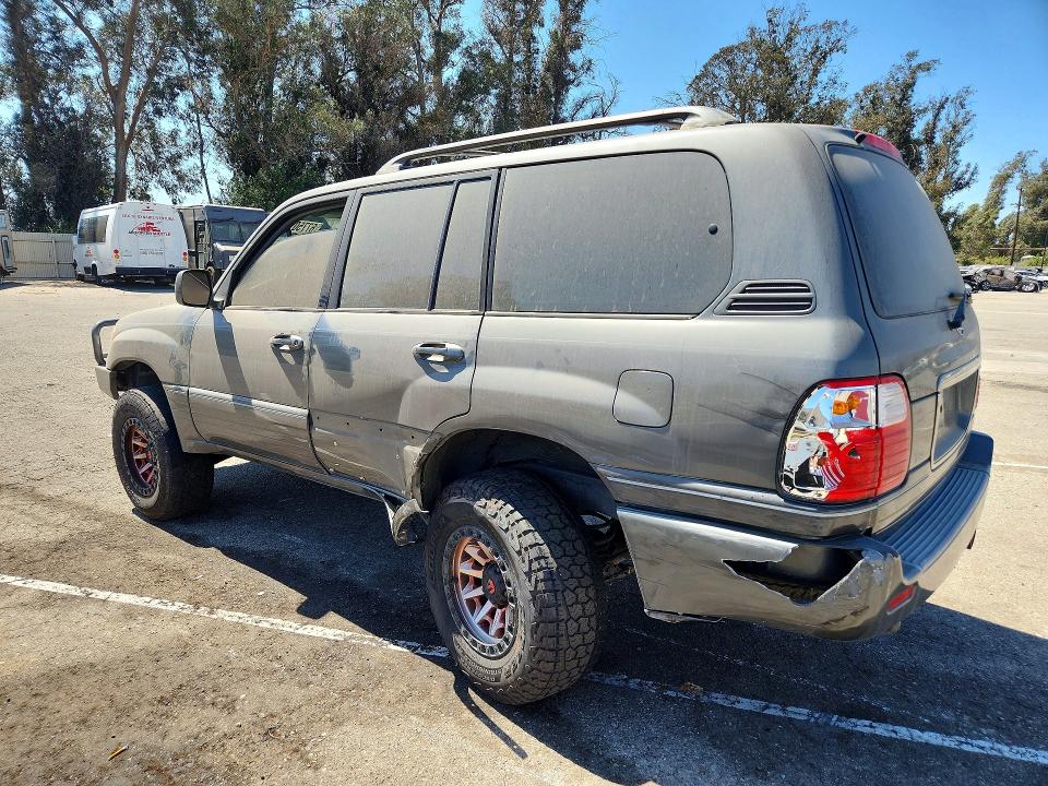 Photo 2 from auction – 2002 LEXUS LX with VIN JTJHT00W123521967