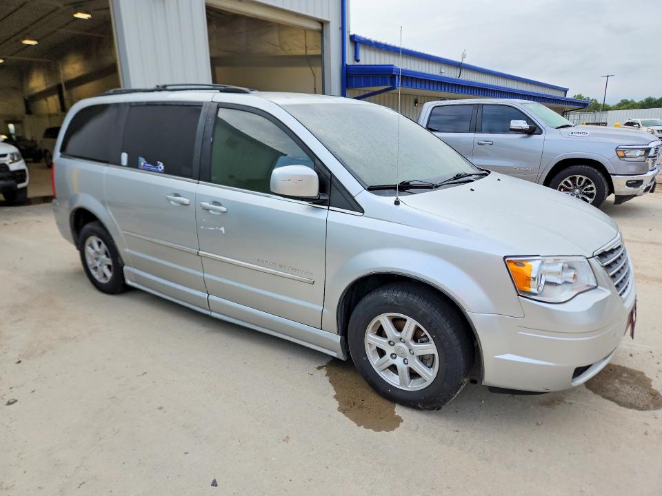 Снимка 4 от търг – 2010 CHRYSLER TOWN & COUNTRY с VIN 2A4RR5DX6AR501137
