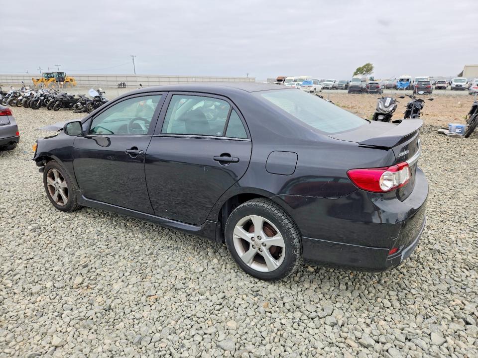 Photo 2 from auction – 2013 TOYOTA COROLLA with VIN 5YFBU4EE8DP114011