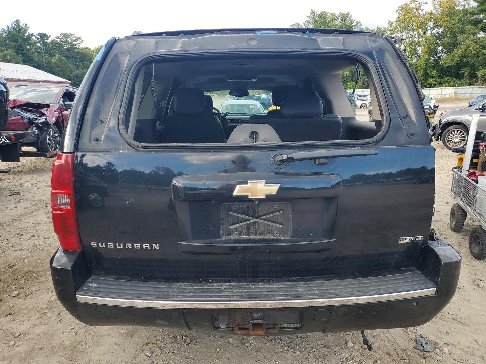 Снимка 6 от търг – 2011 CHEVROLET SUBURBAN с VIN 1GNSKKE39BR382584