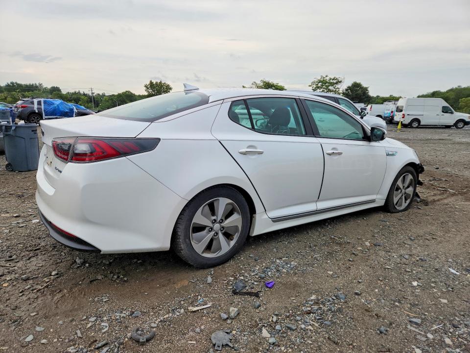 Photo 3 from auction – 2015 KIA OPTIMA with VIN KNAGN4AD3F5091069
