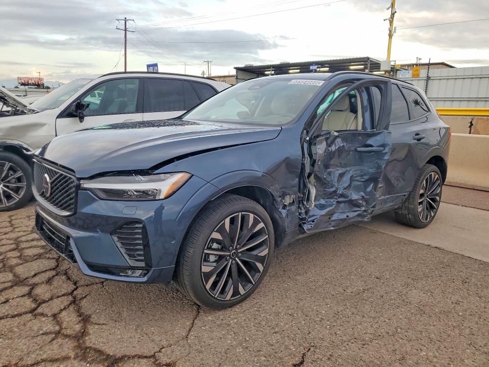VOLVO XC60 2026 con VIN YV4M12RM6T1450814 - Foto de la subasta