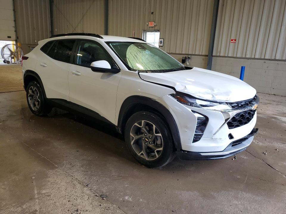 Снимка 4 от търг – 2025 CHEVROLET TRAX с VIN KL77LHEP3SC334046