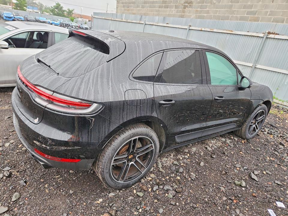 Photo 3 from auction – 2021 PORSCHE MACAN with VIN WP1AB2A54MLB34436