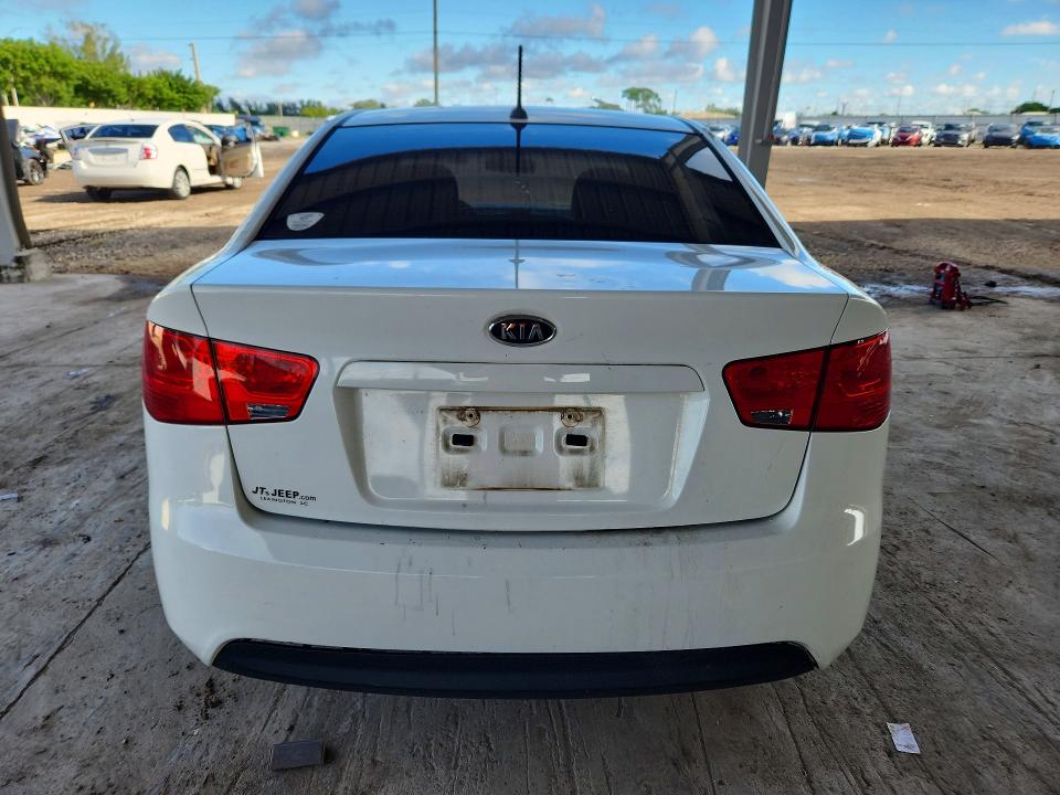 Zdjęcie 6 z aukcji – 2010 KIA FORTE z VIN KNAFU4A23A5046509
