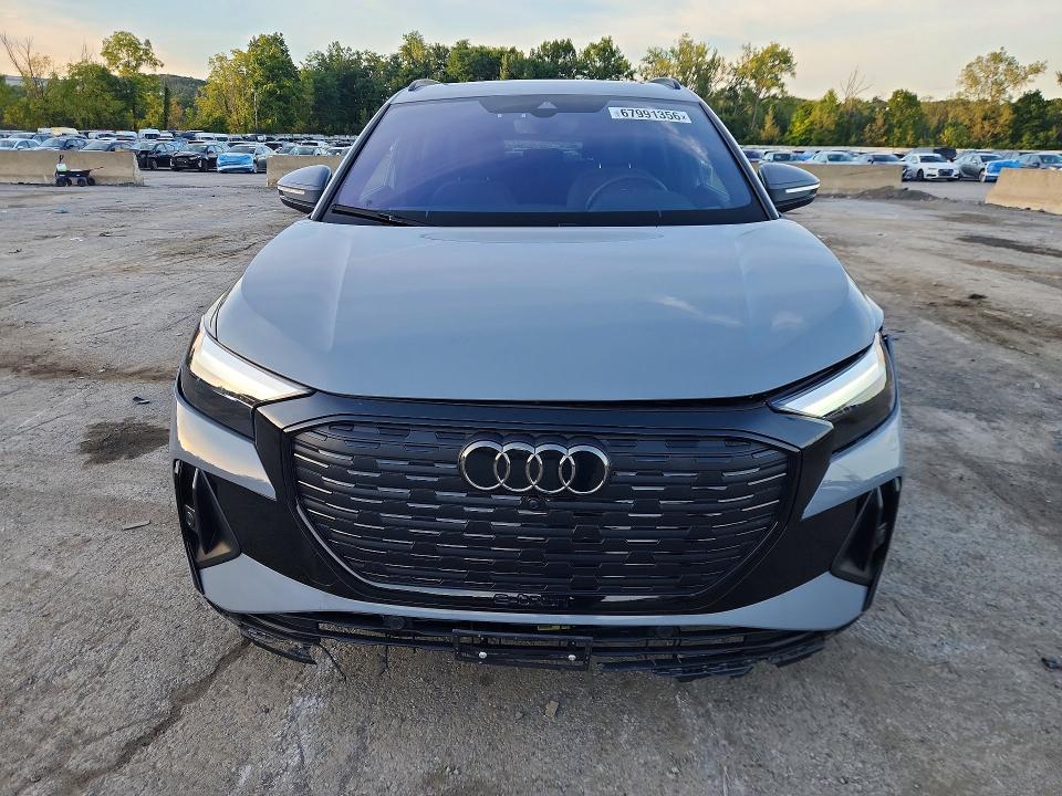 Снимка 5 от търг – 2025 AUDI Q4 E-TRON с VIN WA1KUBFZ9SP039737