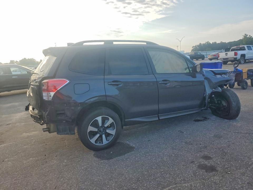 Photo 3 from auction – 2018 SUBARU FORESTER with VIN JF2SJAEC8JH573957