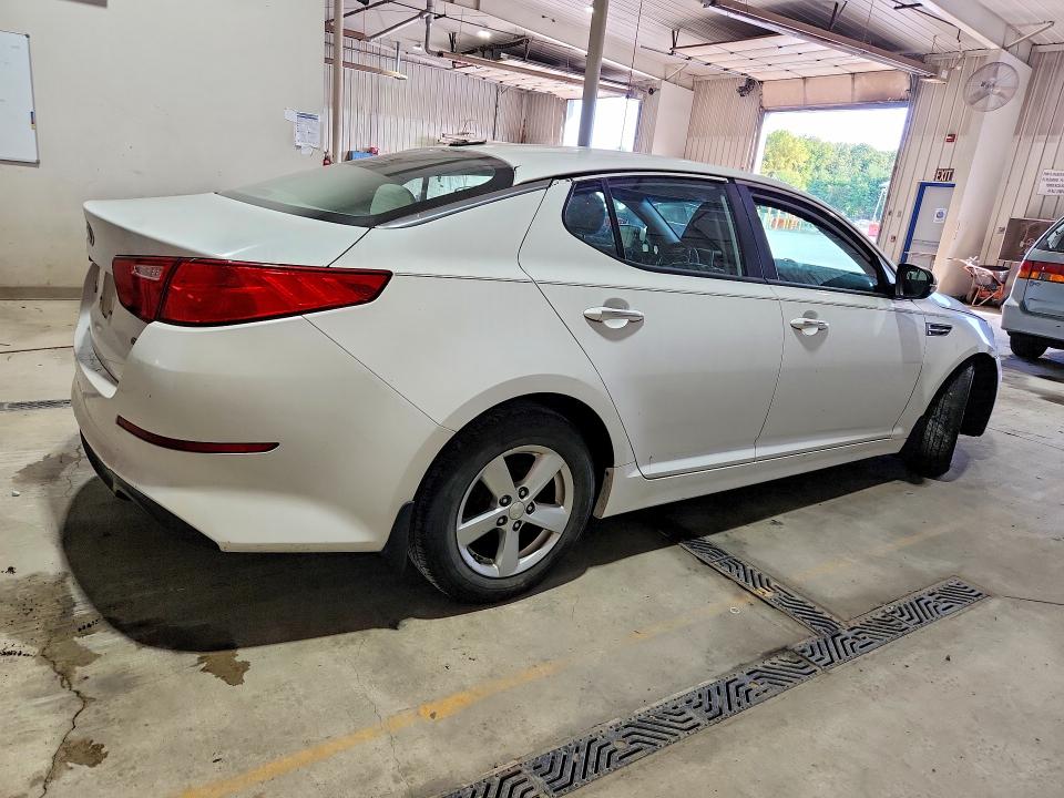 Photo 3 from auction – 2015 KIA OPTIMA with VIN 5XXGM4A77FG500699