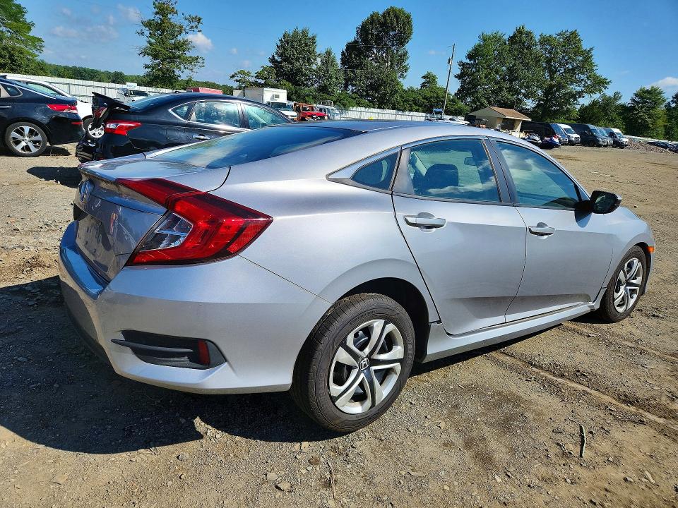 Photo 3 from auction – 2017 HONDA CIVIC with VIN 19XFC2F51HE053986