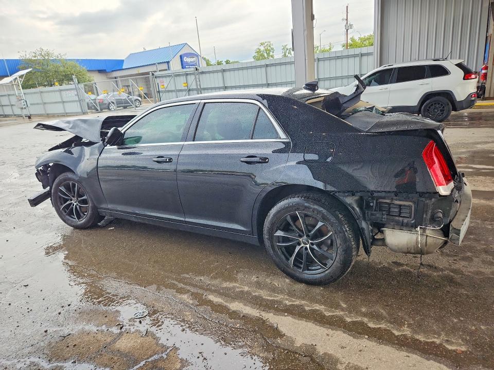 Foto 2 de la subasta – 2019 CHRYSLER 300 con VIN 2C3CCAAG9KH755415