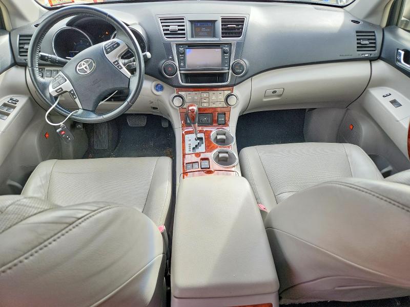 Photo 8 from auction – 2013 TOYOTA HIGHLANDER with VIN JTEDC3EH3D2013663