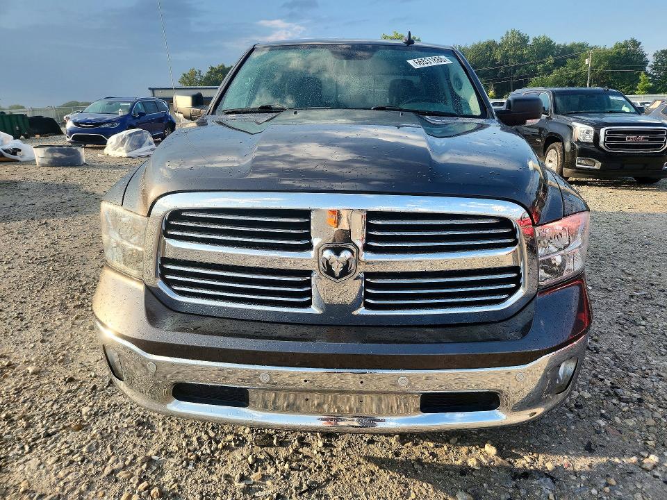 Снимка 5 от търг – 2017 RAM 1500 с VIN 3C6RR7LT2HG735945