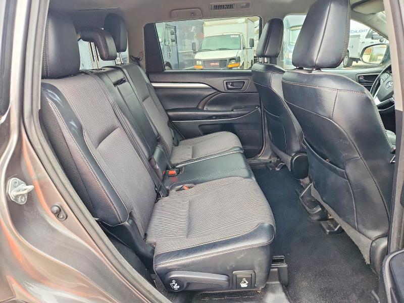 Foto 11 de la subasta – 2017 TOYOTA HIGHLANDER con VIN 5TDZZRFH7HS198308