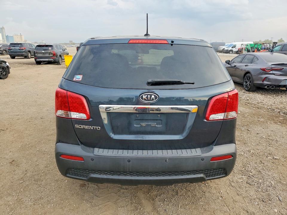 Photo 6 from auction – 2013 KIA SORENTO with VIN 5XYKTDA63DG345520