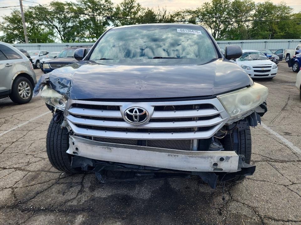 Photo 5 from auction – 2012 TOYOTA HIGHLANDER with VIN 5TDDK3EH6CS162325