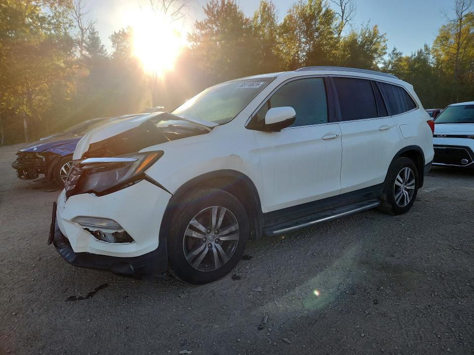 HONDA PILOT 2017 с VIN 5FNYF6H7XHB506745 - Снимка от търг