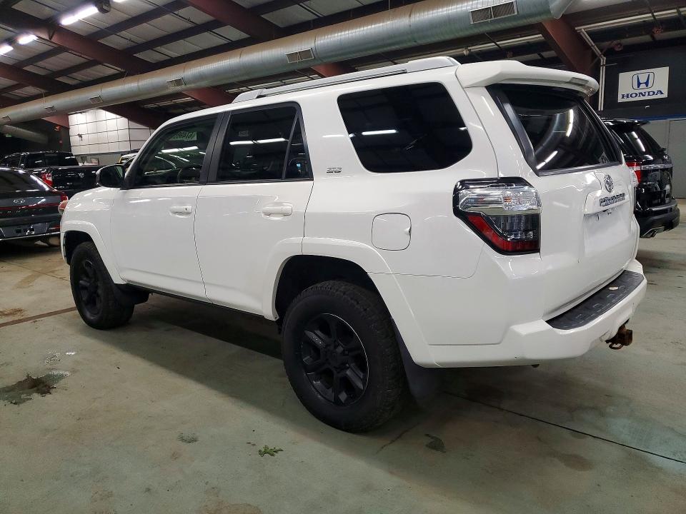 Photo 2 from auction – 2014 TOYOTA 4RUNNER with VIN JTEBU5JR9E5172427