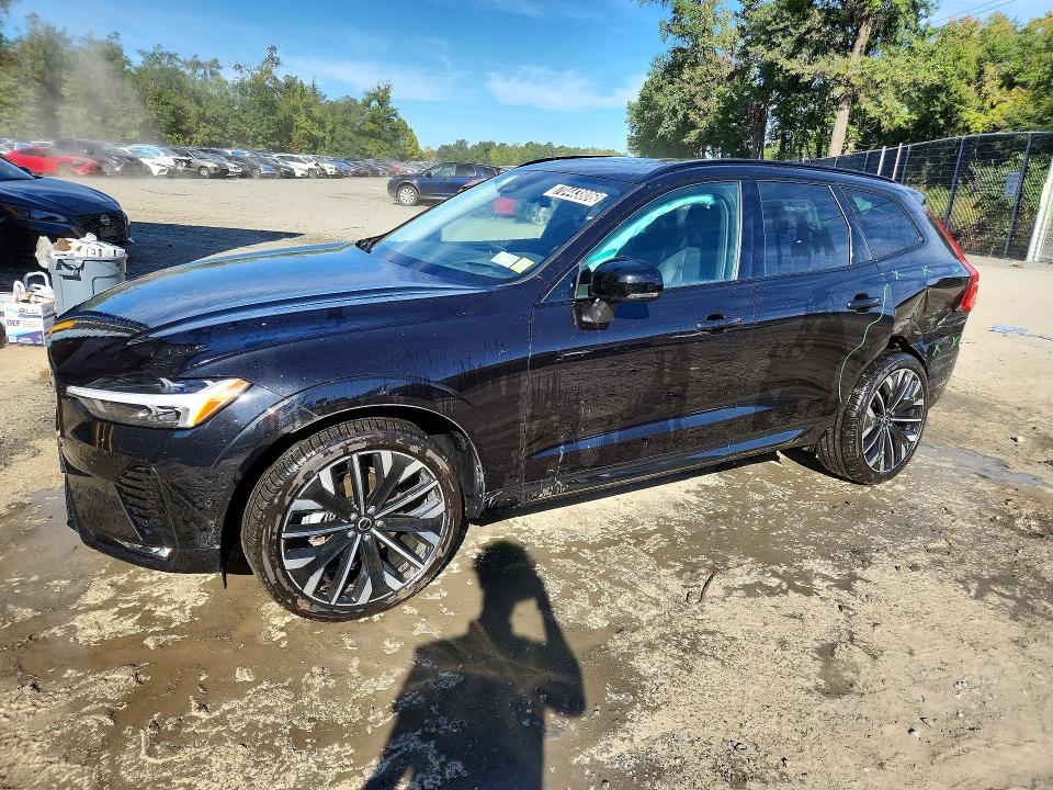 VOLVO XC60 2026 z numerem VIN YV4M12RM3T1446333 - Zdjęcie z aukcji