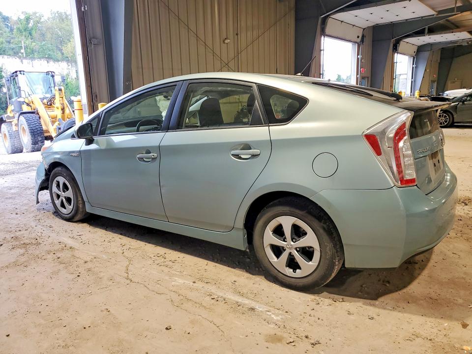 Photo 2 from auction – 2014 TOYOTA PRIUS with VIN JTDKN3DU9E1796211