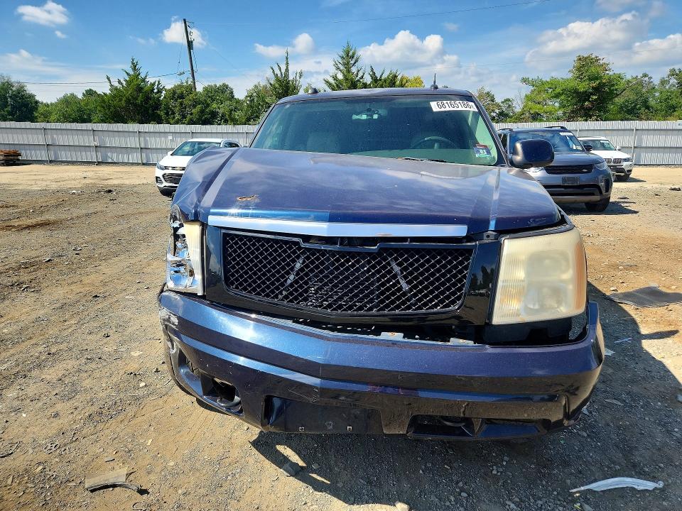 Zdjęcie 5 z aukcji – 2004 CADILLAC ESCALADE z VIN 1GYEK63NX4R206948