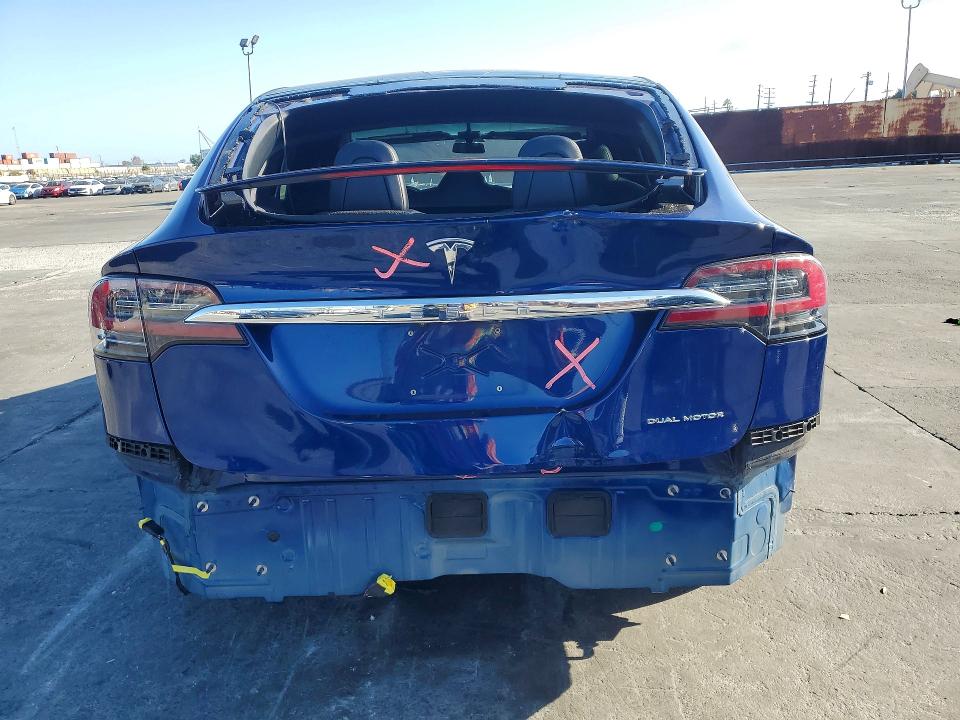 Photo 6 from auction – 2020 TESLA MODEL X with VIN 5YJXCAE29LF286331