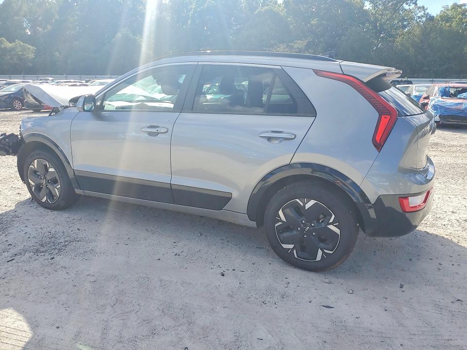 Photo 2 from auction – 2023 KIA NIRO with VIN KNDCR3L10P5075481