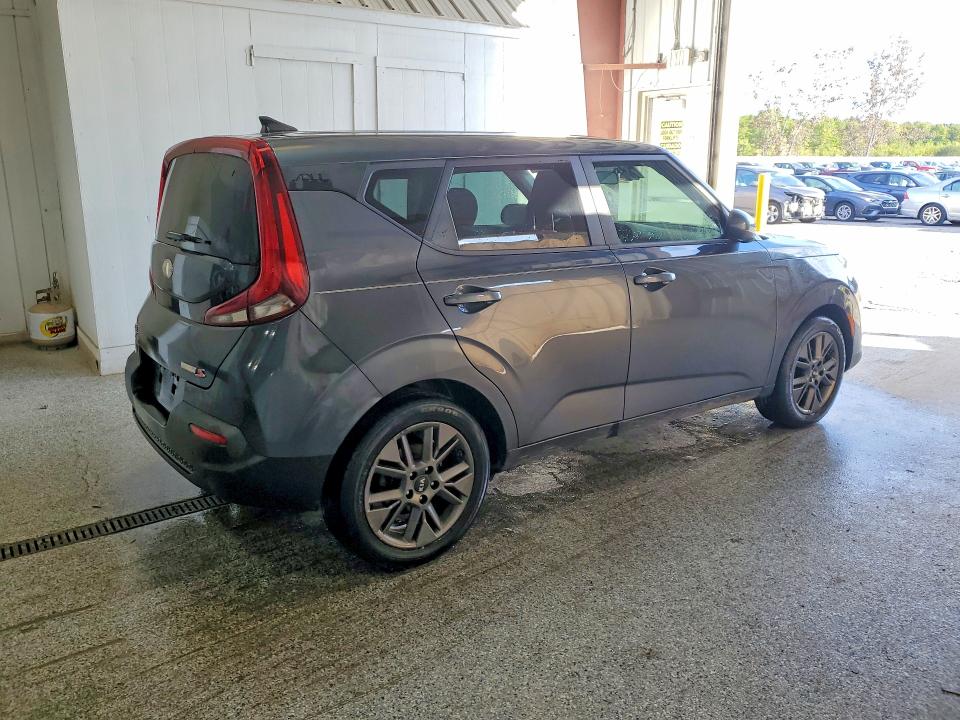 Photo 3 from auction – 2021 KIA SOUL with VIN KNDJ23AU3M7793244