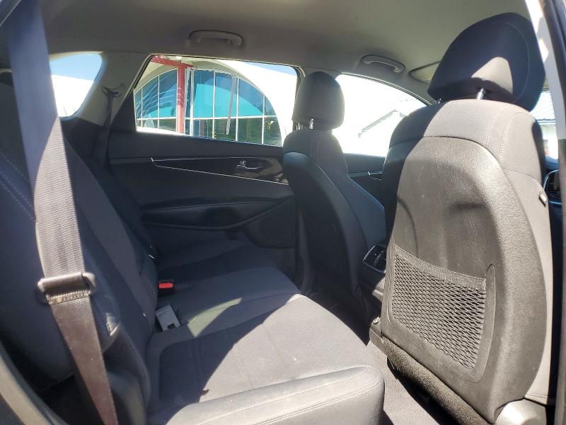 Photo 11 from auction – 2017 KIA SORENTO with VIN 5XYPGDA30HG200165
