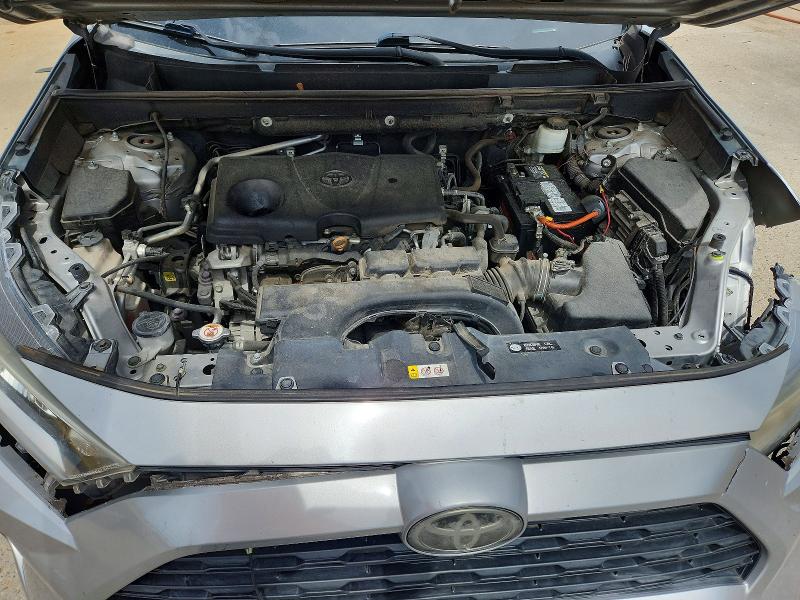 Photo 12 from auction – 2019 TOYOTA RAV4 with VIN 2T3W1RFV2KW015595
