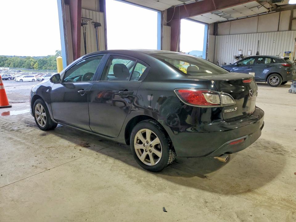 Photo 2 from auction – 2010 MAZDA 3 with VIN JM1BL1SG8A1103761