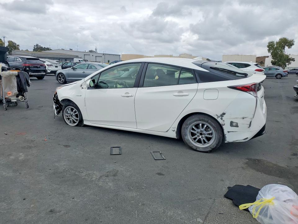 Photo 2 from auction – 2018 TOYOTA PRIUS with VIN JTDKBRFU1J3583549